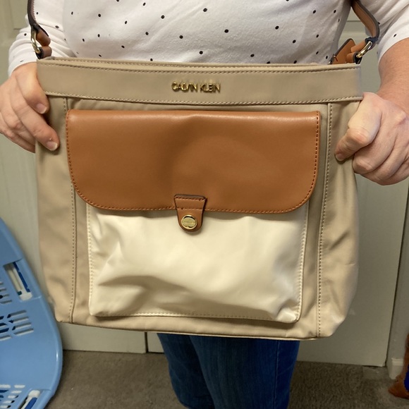 Calvin Klein Crossbody Bag - Picture 4 of 7